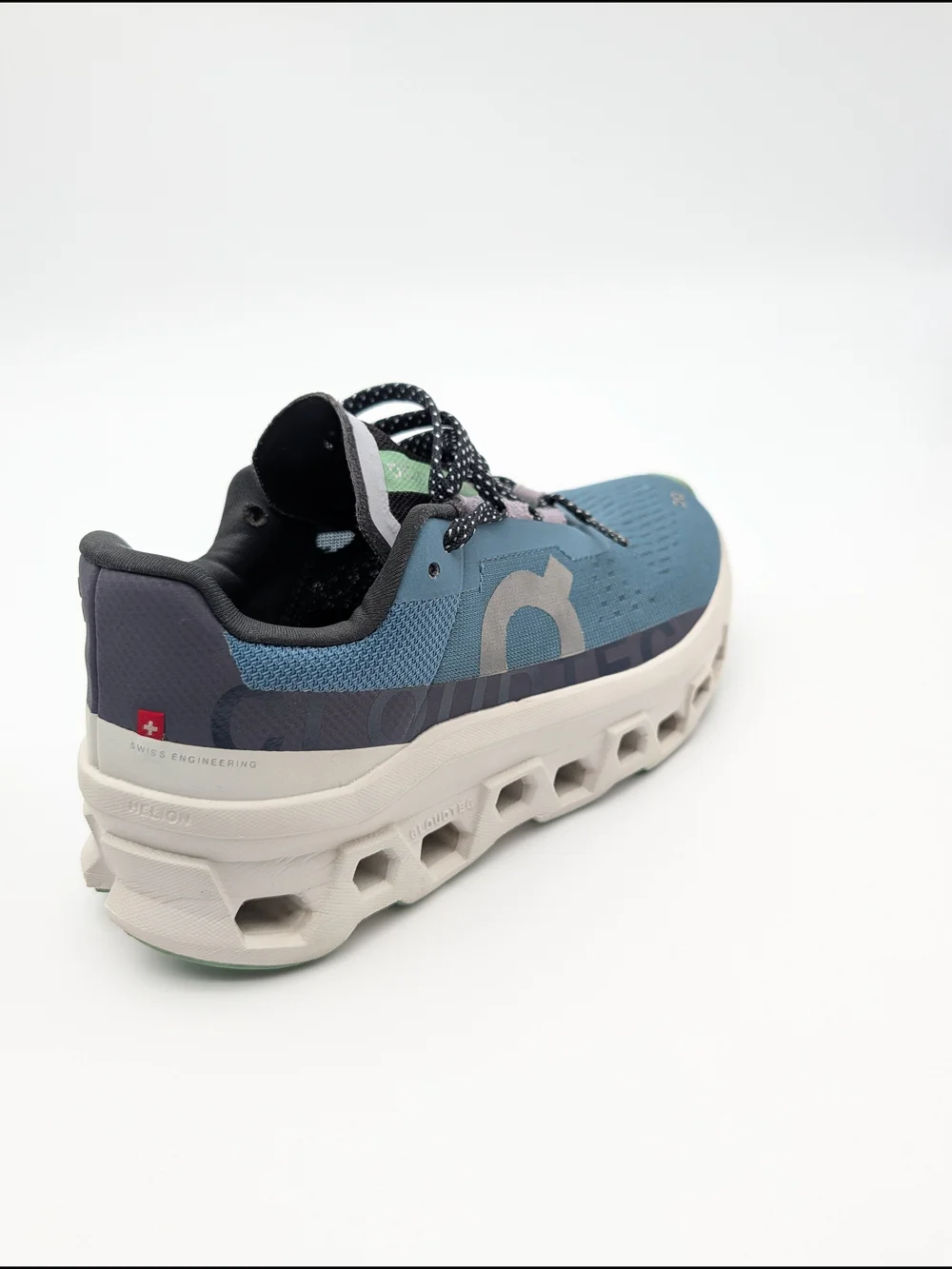 On Cloud monster Women’s Teal Blue Size 7 Running Shoes Comfort
